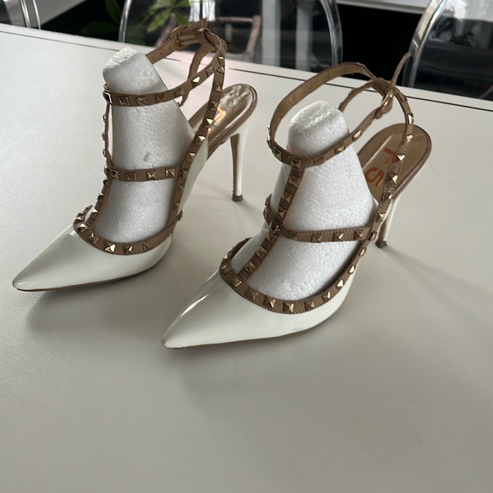 Studded pumps, size 39 EUR, 8.5 US